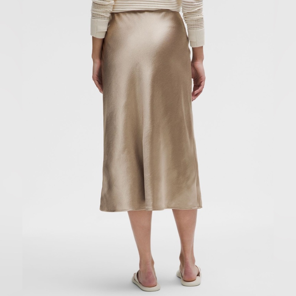 Lululemon Satin Midi Skirt Champagne Gold Size M NWT $118 - Picture 3 of 8